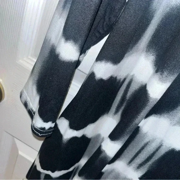 5th and love/ Tye dye appearance / womens dress - Picture 2 of 4